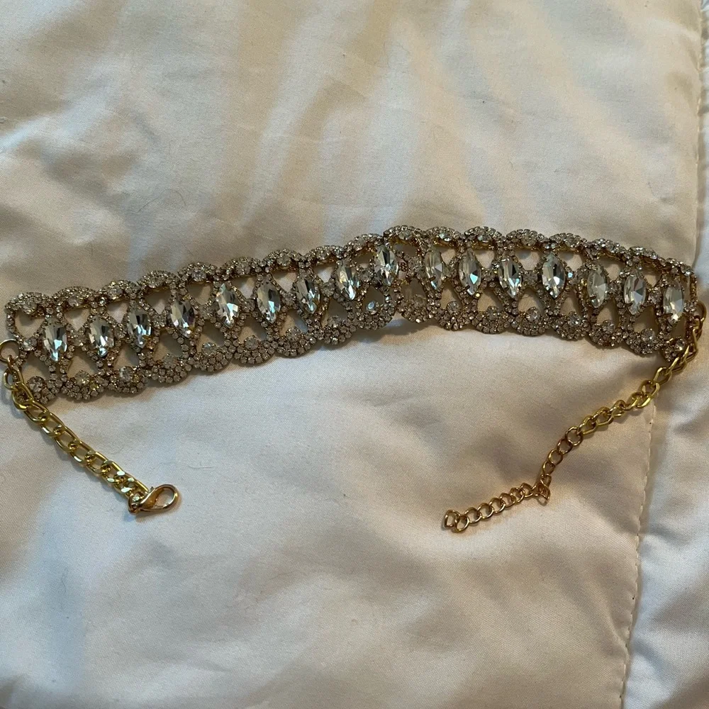 Jewel choker